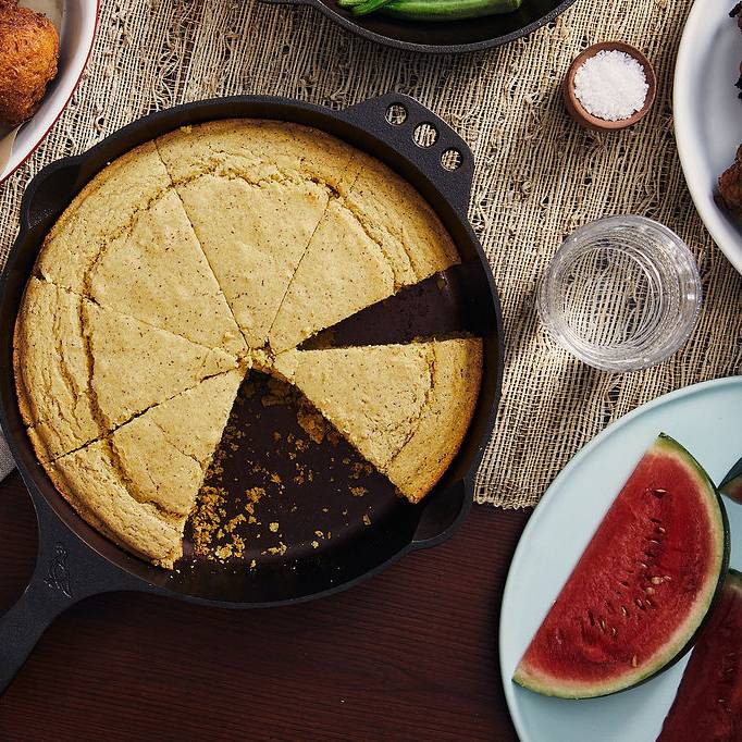 Smithey Ironware No. 10 Skillet