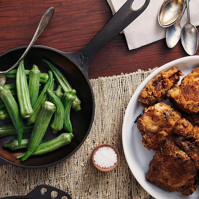 Smithey Ironware No. 8 Chef Skillet