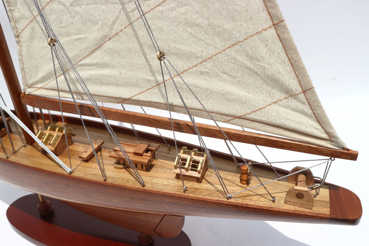 Classic Craft Shamrock Yacht Model