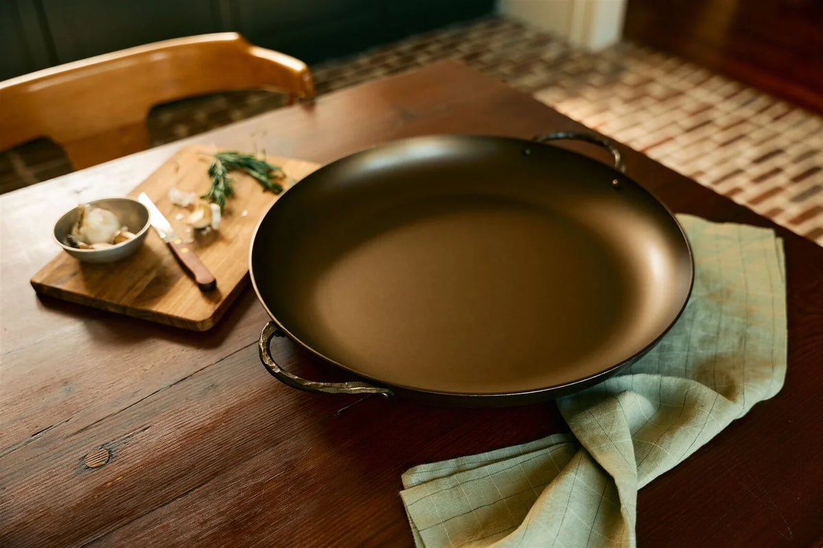 Smithey Ironware Paella Pan