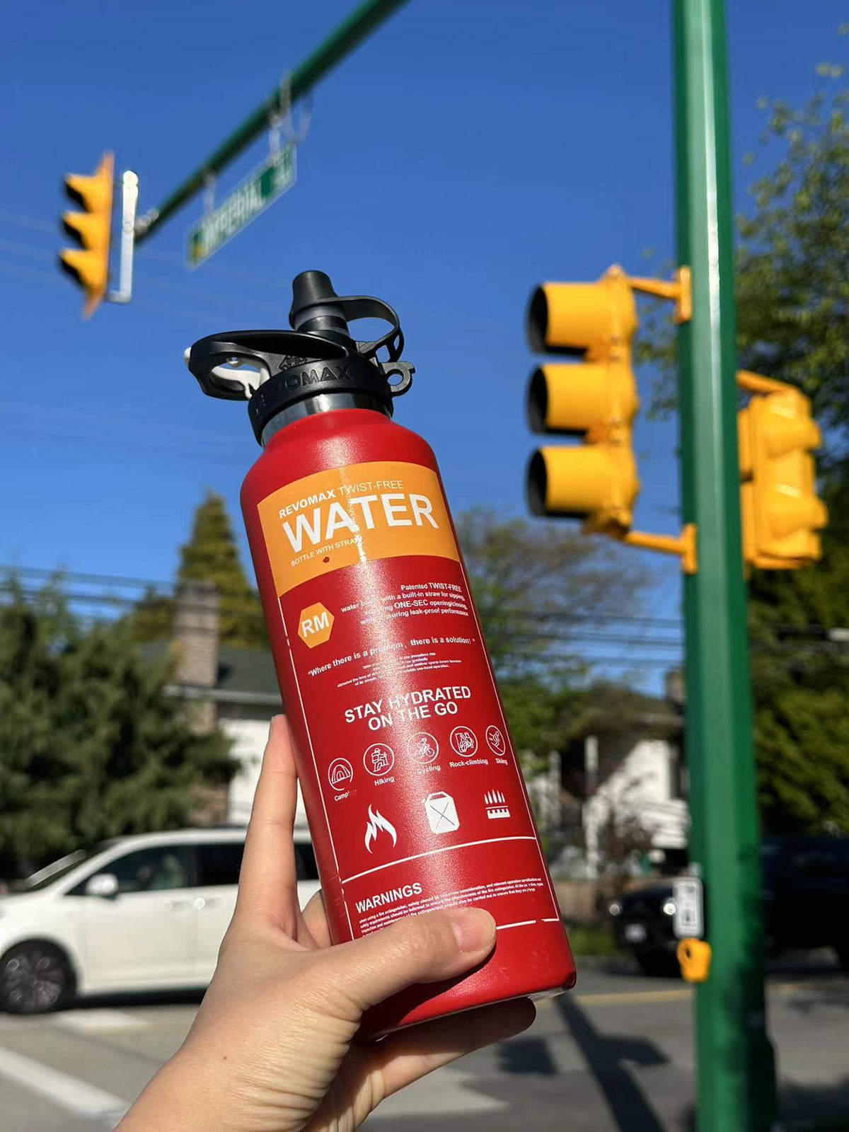 Revomax &#39;Thirst Extinguisher&#39; Vacuum Insulated Water Flask