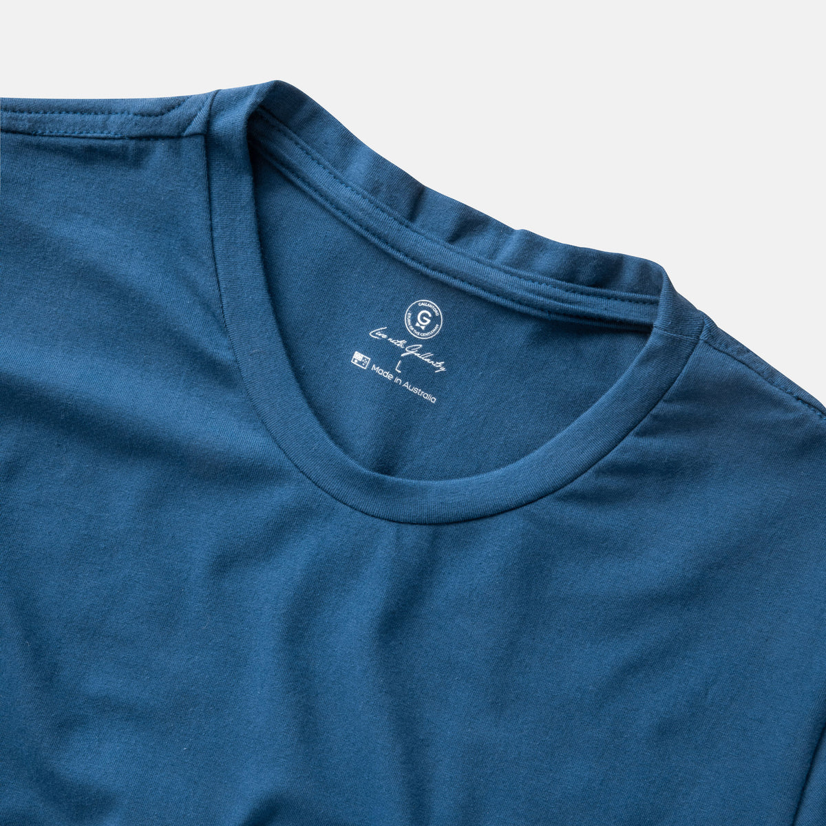 Mens Basic Classic T-Shirt Tee Gentleman Style Athletic Fit Elastane Indigo Blue Collar Close Up Gallantry