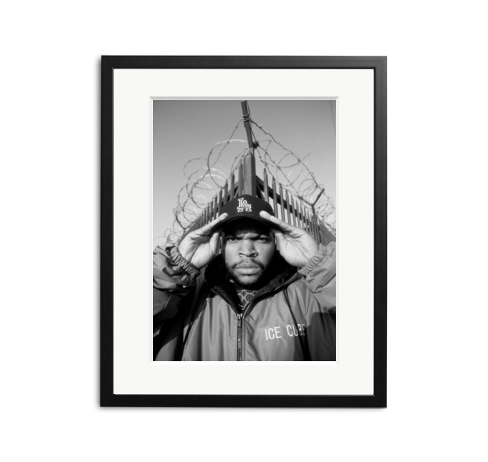 Sonic Editions Ice Cube Posing – B&amp;W