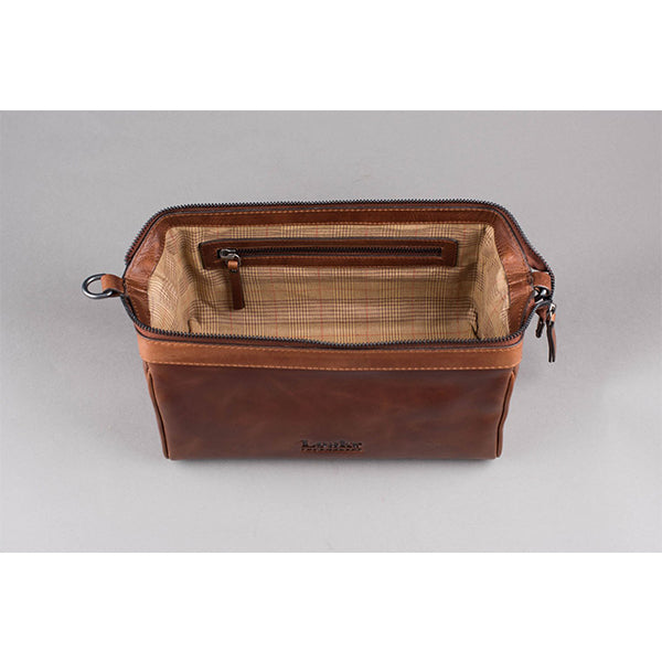 Loake Thames Wash Bag