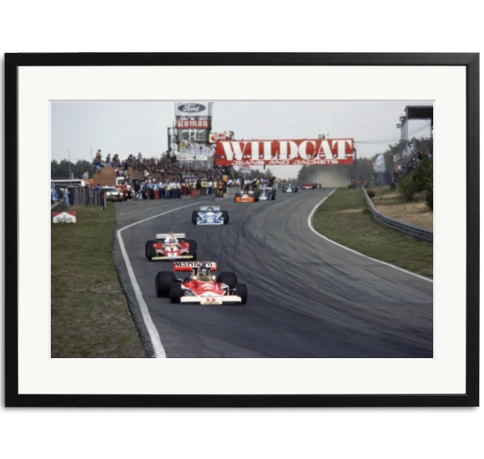 Sonic Editions James Hunt Leading Clay Regazzoni