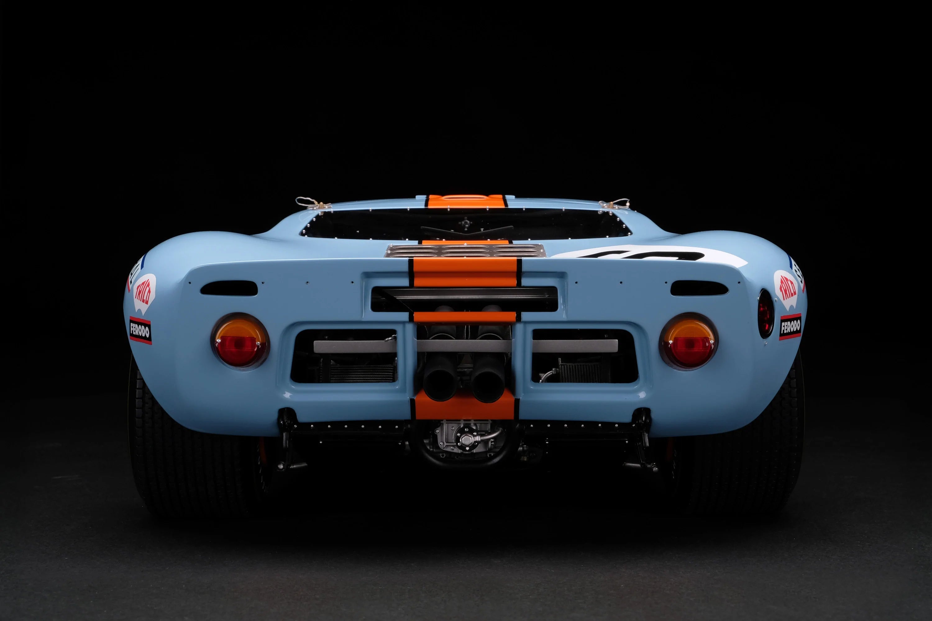 フォード GT40 1/8スケールモデル Ford GT40 - 1969 Le Mans Winner at 1:8 Scale – CD Shop