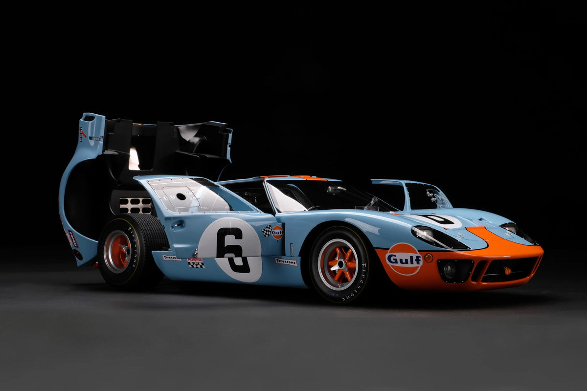 Amalgam Collection Ford GT40 1969 Le Mans Winner 1:8 Scale Model Car