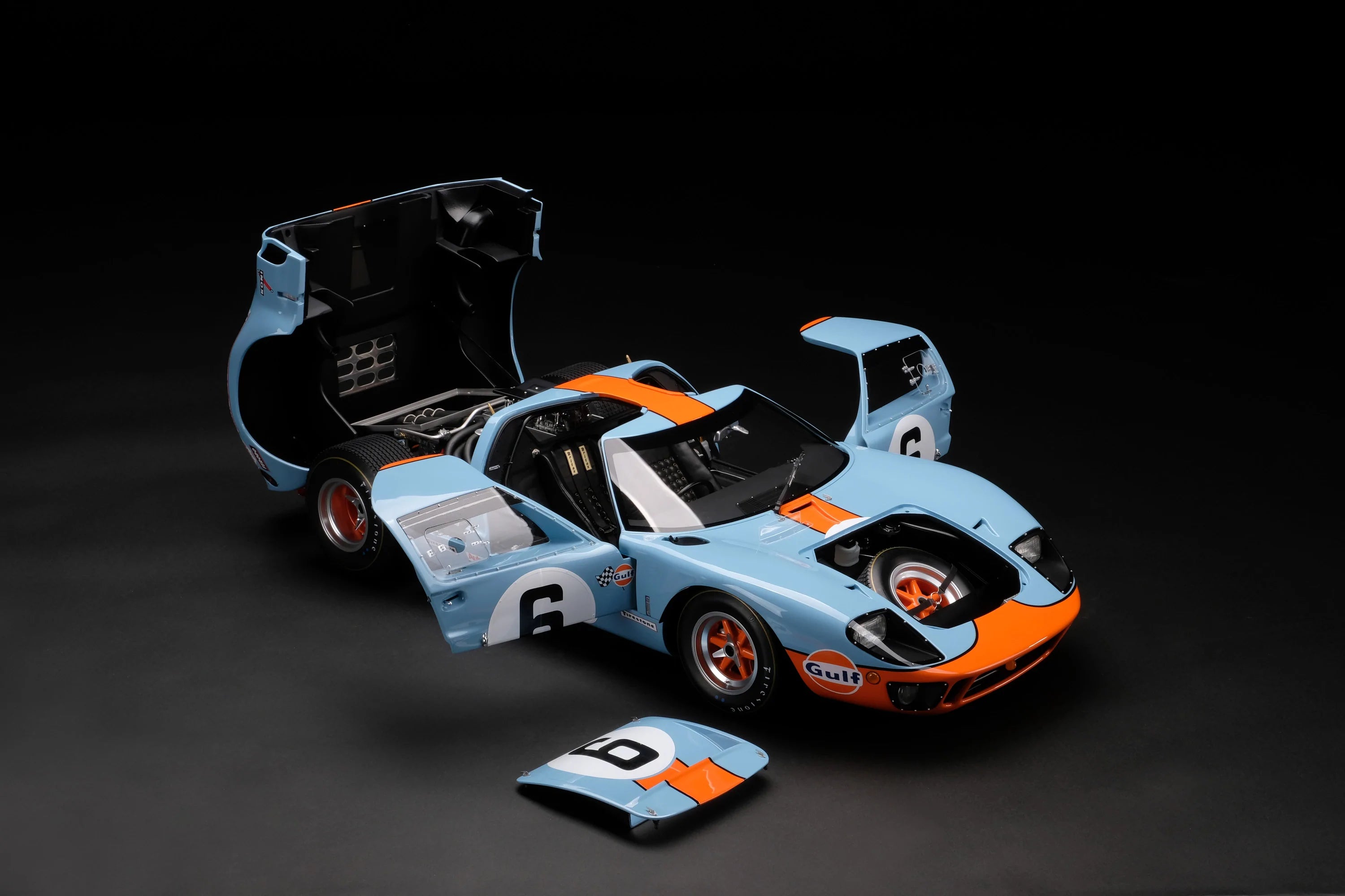 Amalgam Collection Ford GT40 1969 Le Mans Winner 1 8 Scale Model Car