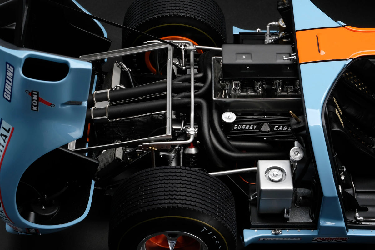 Amalgam Collection Ford GT40 1969 Le Mans Winner 1:8 Scale Model Car