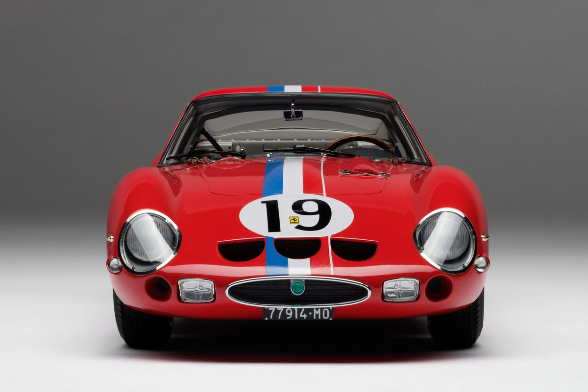 Amalgam Collection Ferrari 250 GTO / 3705GT - 1962 Le Mans Class Winner 1:18 Scale Model Car