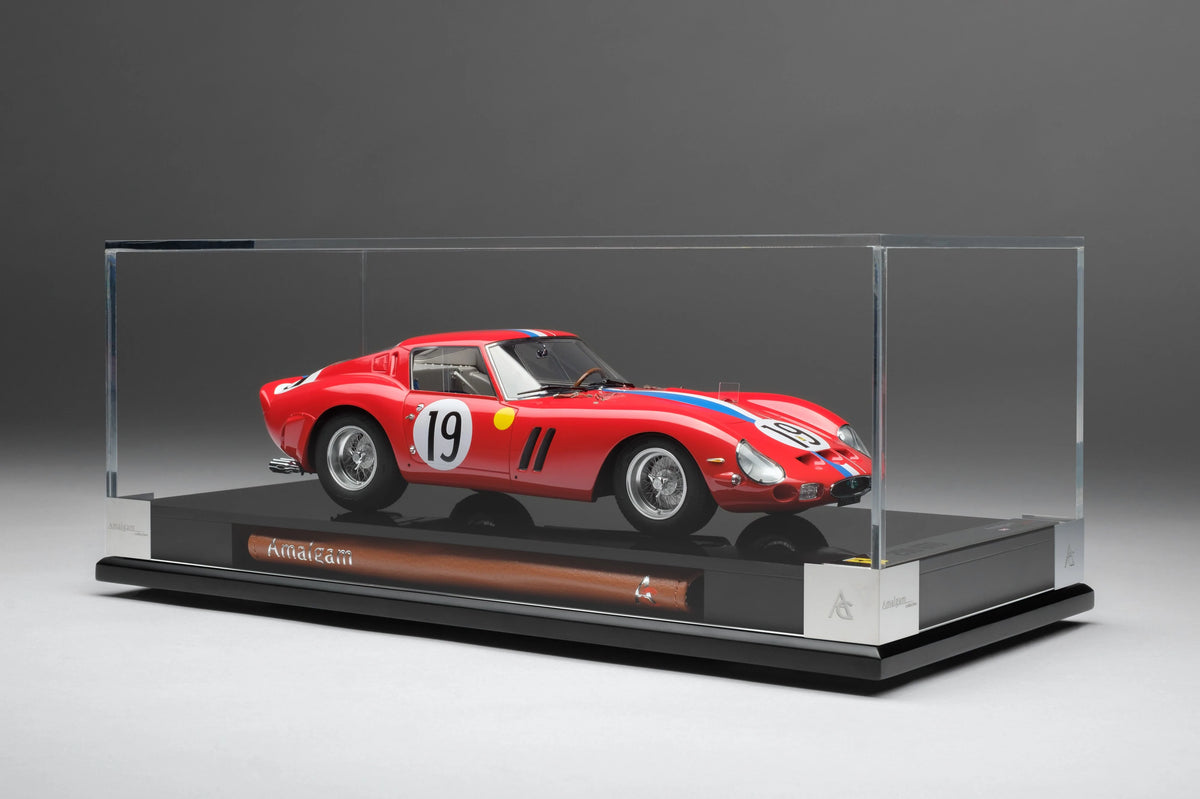 Amalgam Collection Ferrari 250 GTO / 3705GT - 1962 Le Mans Class Winner 1:18 Scale Model Car