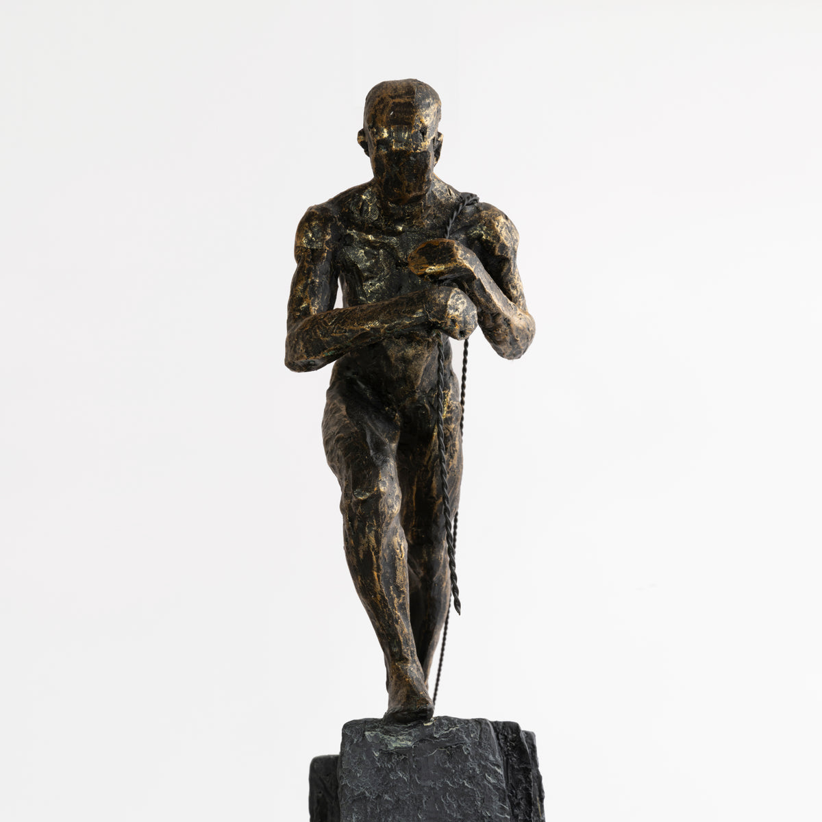 Italfama “Never Give Up” Statue