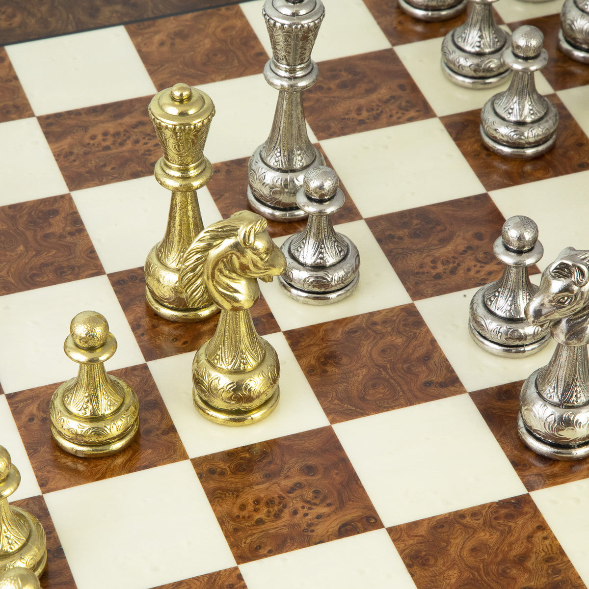 Italfama Large Arabesque Classic Staunton Metal Chess Set with Elm Burl Chess Board