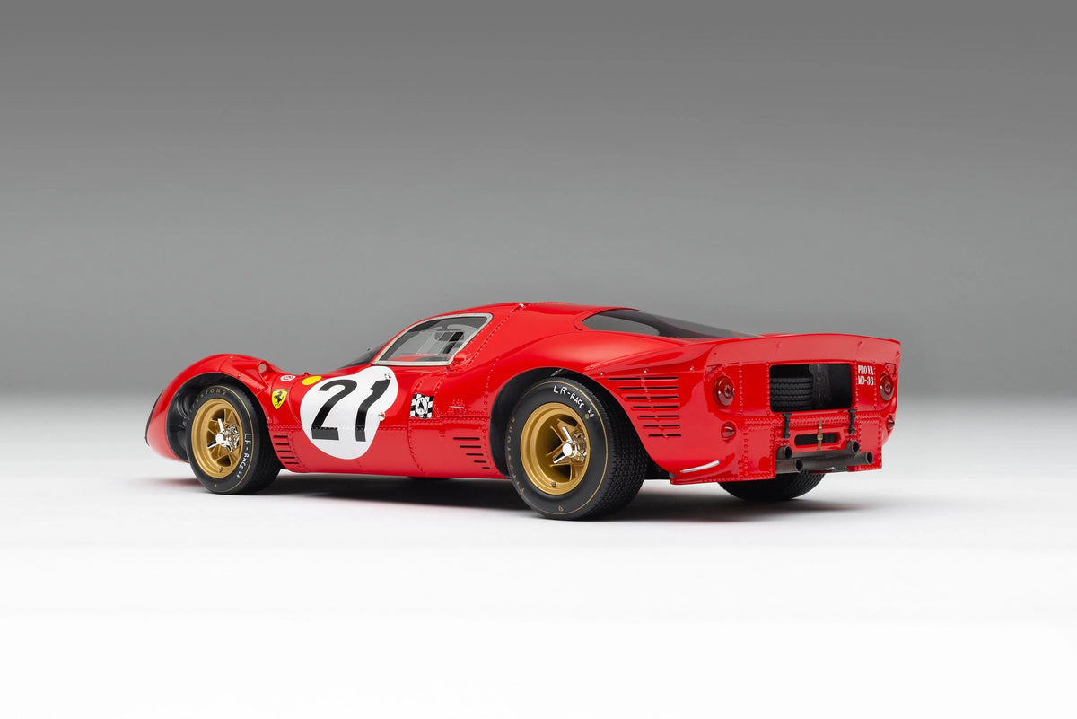 Amalgam Collection Ferrari 330 P4 1967 Le Mans 1:18 Scale Model Car