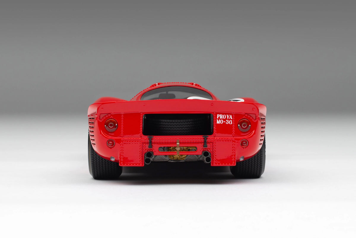 Amalgam Collection Ferrari 330 P4 1967 Le Mans 1:18 Scale Model Car