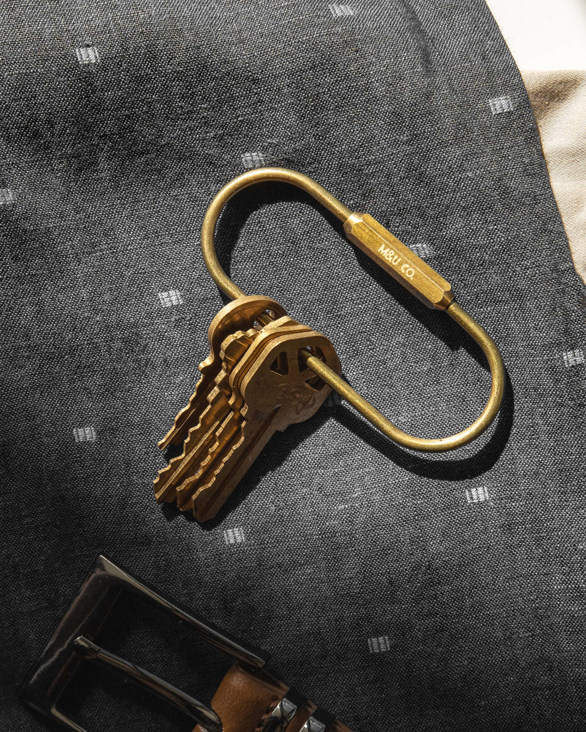 Maxx &amp; Unicorn Pill Keyring Brass