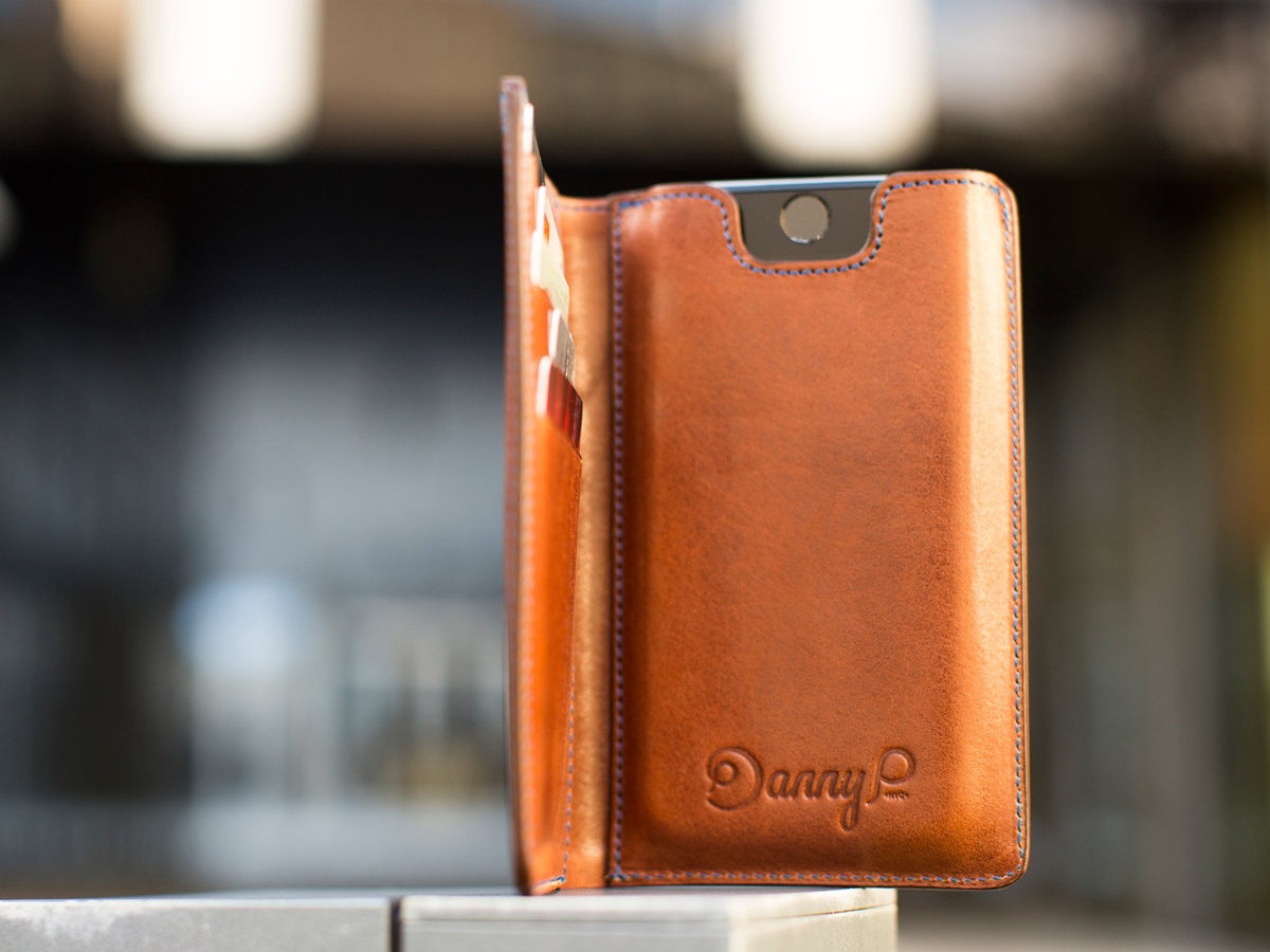 Danny P. Leather Wallet and iPhone 6/6s/7 Case Brown